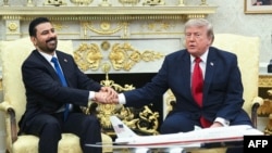 علی الزیدی، صدراعظم عراق در سفرش به واشنگتن با دونالد ترمپ، رئیس جمهور امریکا نیز دیدار کرد.