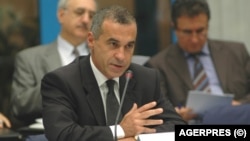 Călin Georgescu, directorul al Centrului Național de Dezvoltare Durabilă în 2006. Cu doi ani înainte, Georgescu lucra la Ministerul Afacerilor Externe. 