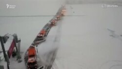 Барфи шадид равоуи ҳавоиву заминӣ ба Шинҷони Чинро душвор кард