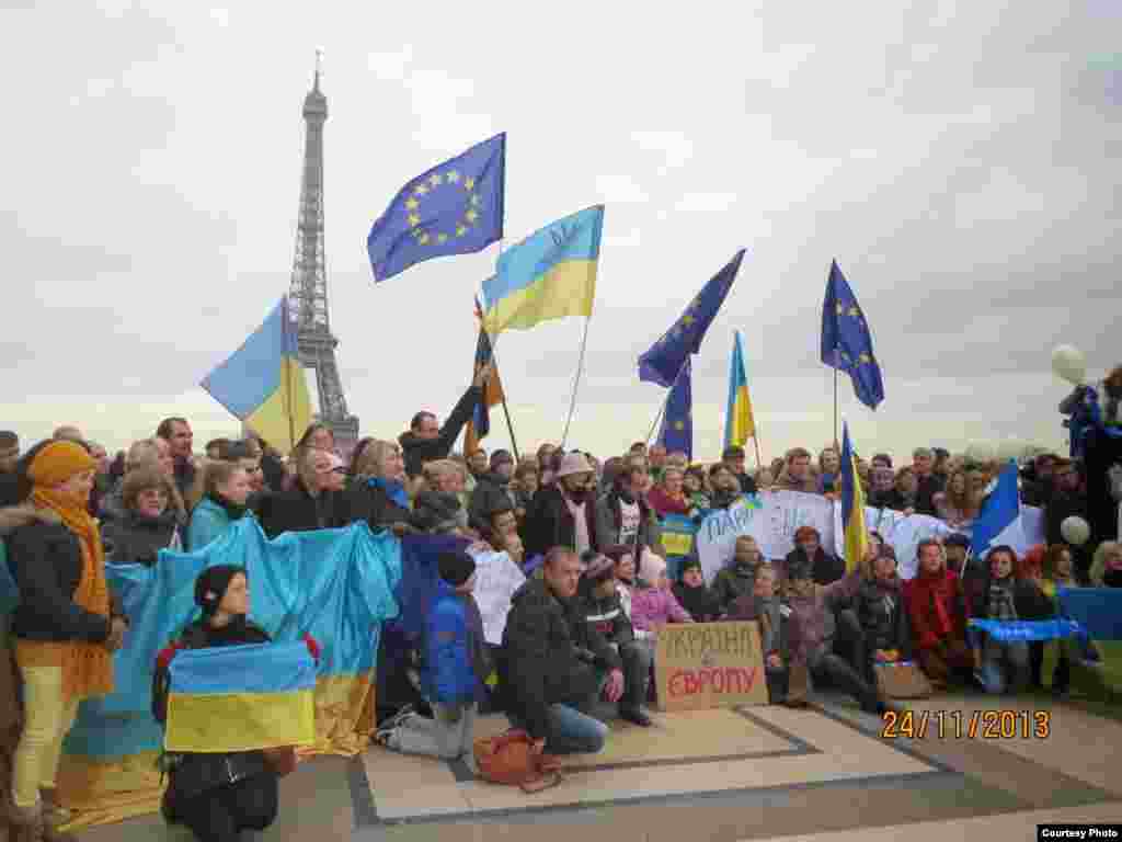 Євромайдан в Парижі (Франція), 24 листопада 2013 року