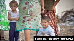 Qarabağ müharibəsində qaçqın düşmüş uşaqlar.