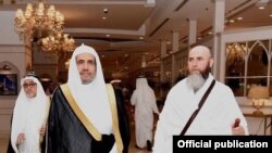 Муфтий Чечни Салах Межиев с визитом в Саудовской Аравии (справа)