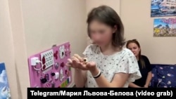 Вивезена Росією дівчинка з Костянтинівки у дитячому закладі на окупованій території Донеччини