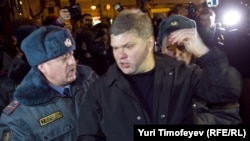 Задержание Сергея Митрохина на акции оппозиции в Москве 6 декабря