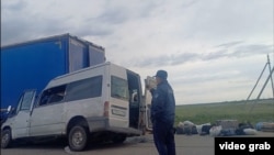 Акс аз навори видеоие гирифта шудааст, ки корбарони Радиои Озодӣ аз ҷои ҳодиса фиристоданд