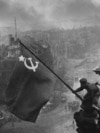 Рейхстаг гөмбәзенә байракны Башкортостанның Мишкә районында туып үскән татар кешесе Гази Заһитов һәм аның иптәшләре куйган