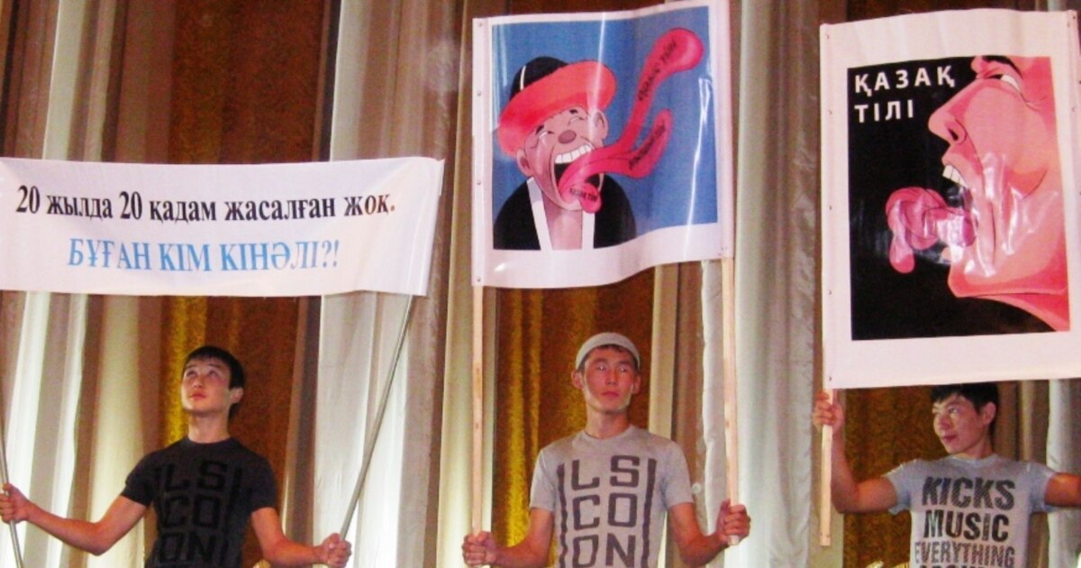 Порно қабырғаға жабысып қалды