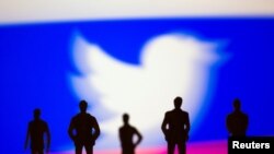 Tviter se nije javno oglašavao po pitanju niza suspendovanih naloga u Srbiji, niti je kompanija bila dostupna za hitan komentar.