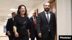 Armenia - Armenian Foreign Minister Ararat Mirzoyan meets his German counterpart Annalena Baerbock, Yerevan, November 19, 2024.