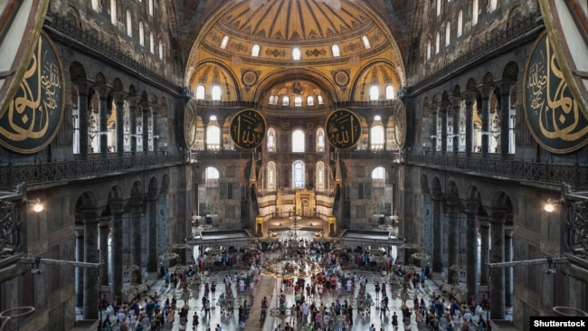 Из собора в мечеть: Святая София в Стамбуле (фотогалерея)