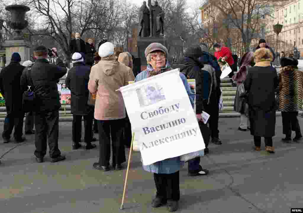 Ветеран оппозиционных митингов Нина Семеновна