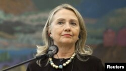 АҚШ мемлекеттік хатшысы Хиллари Клинтон баспасөз жиынында сөйлеп тұр. Загреб, Хорватия, 31 қазан 2012 жыл.