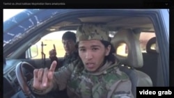 Узбекский боевик, обещающий вернуться на родину.