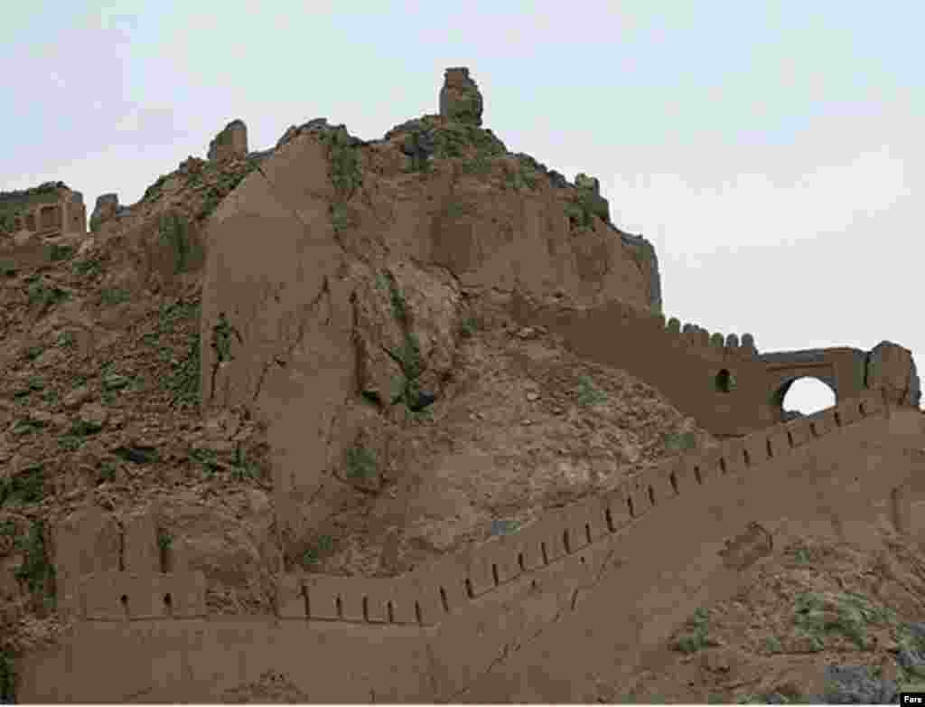 The ruins of the Bam complex today (Fars) - In 1953, the Iranian authorities undertook major excavation and restoration works at Bam. The project led to a brief flowering of tourism to the city.