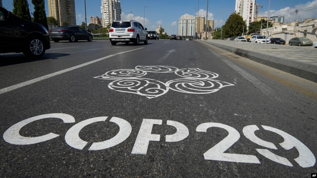 Mural naslikan uz autoput uoči 29. Konferencije Ujedinjenih nacija o klimatskim promjenama (COP29) u Bakuu, koja je zakazana za period od 11. do 22. novembra.