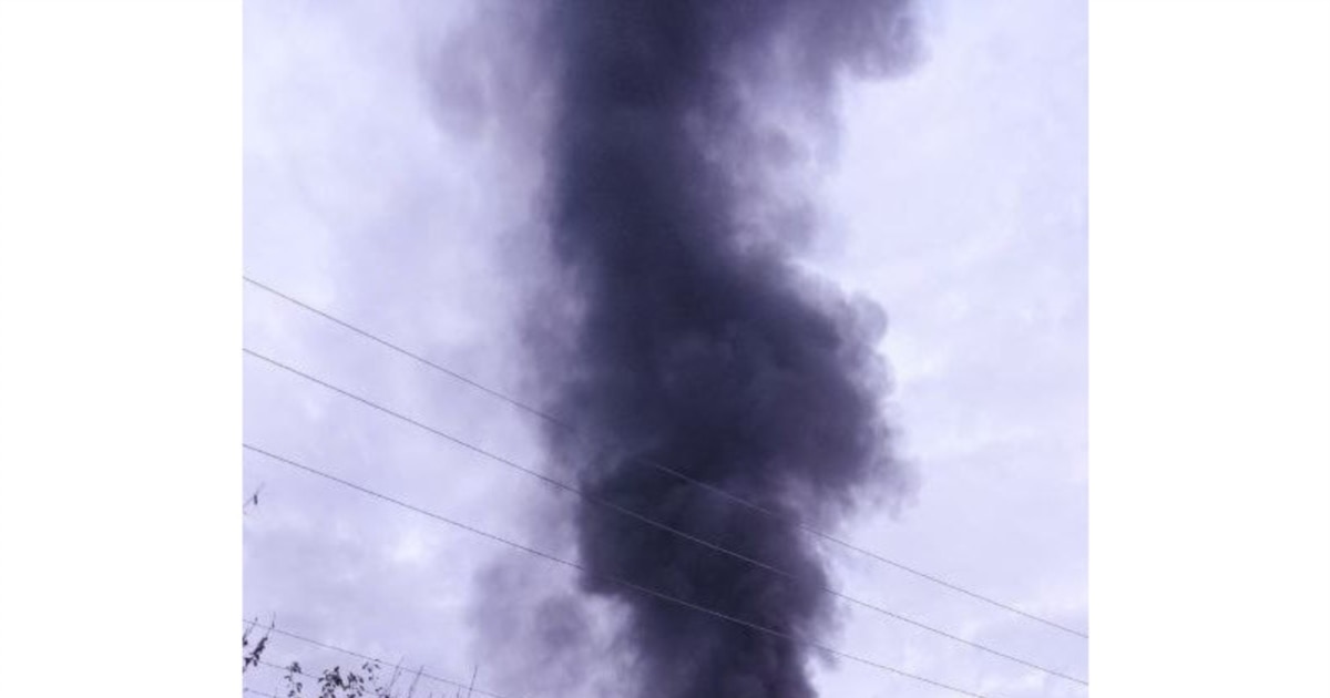 На двох нафтобазах в окупованому Криму після атаки дронів тривають пожежі