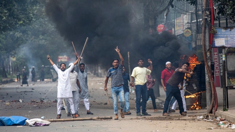 مظاهرات و خشونت‌ها در بنگله دیش از داکه پایتخت به سایر شهر ها گسترش یافته است
