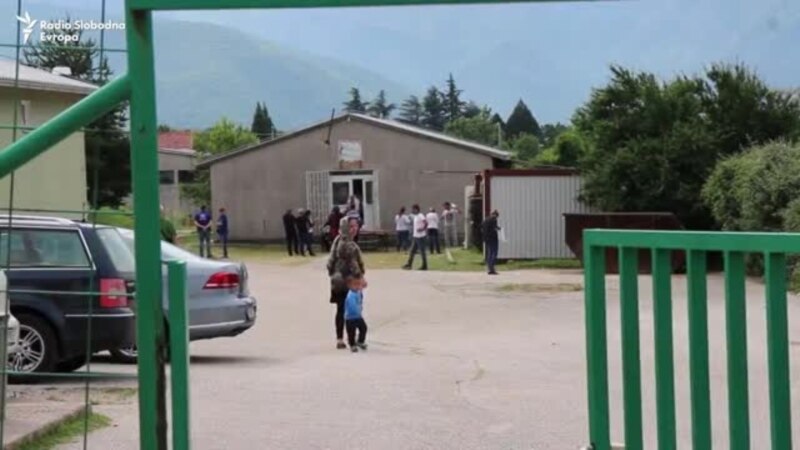 Iz izbjegličkog centra Salakovac otišlo oko 50 migranata