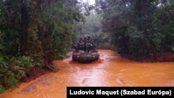 „A katona számol azzal, hogy ha nem ő húzza meg a ravaszt, valószínűleg soha többé nem megy haza, csak hullazsákban. Ez benne van a pakliban”