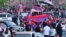 Вірмени святкують відставку уряду танцями і співами (відео)
