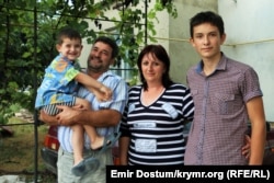Таир Смедляев и его семья