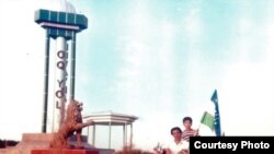 Мавлонхон Тўраев ўғли Носирхон билан президентга тож кийдираман, деб 500 километрлик йўлни ногиронлик аравасида яов босиб ўтди.