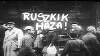 Надпись «Русские, домой» на одном из домов в Будапеште во время Венгерского восстания 1956 года