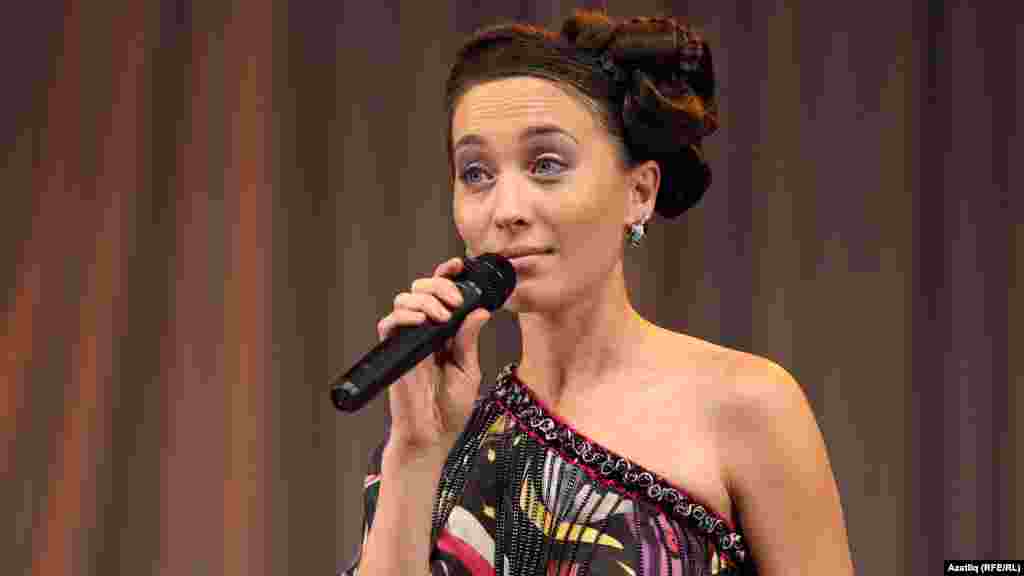 Алып баручы Гөлназ