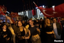 Сторонники Экрема Имамоглу на улицах Стамбула. Турция, 1 апреля 2024 года