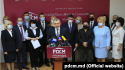 Fostul premier, Ion Chicu, lansându-și formațiune politică, Partidul Dezvoltării și Consolidării Moldovei, în campania pentru alegerile parlamentare anticipate ținute pe timp de pandemie, în iulie 2021.