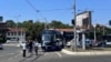 Tramvaj turske proizvodnje iskočio je iz šina kod Autokomande, jednog od najprometnijih delova Beograda, 8. avgust 2025.