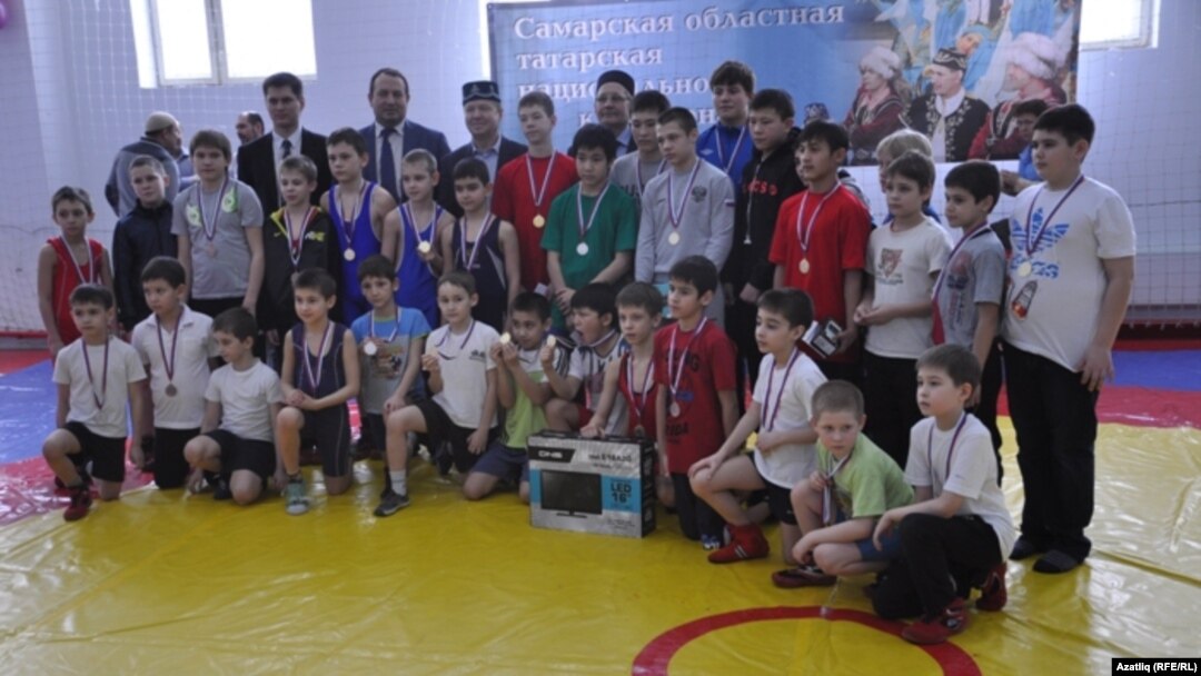 Татарча көрәш ярышларында катнашучылар