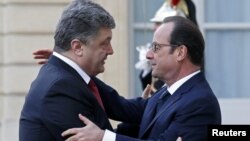 Президент України Петро Порошенко та президент Франції Франсуа Олланд (архівне фото)