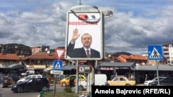 Slika turskog predsednika Erdoana na plakatu u Novom Pazaru, 9. oktobar 2017.