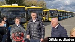 Чергову партію автобусів заводу МАЗ Віталій Кличко презентував у Києві 20 жовтня 2020 року