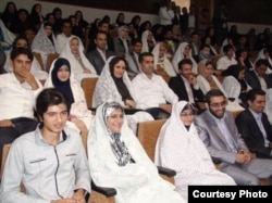 Массовая свадебная церемония в Иране