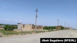 Кыргыз-тажик чек арасындагы Максат айылы куралдуу жаңжалдан кийин. Лейлек району, Баткен облусу. Май, 2021-жыл.