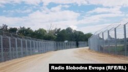 Жичана ограда на српската граница кон Македонија