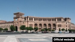 Здание правительства Армении в Ереване