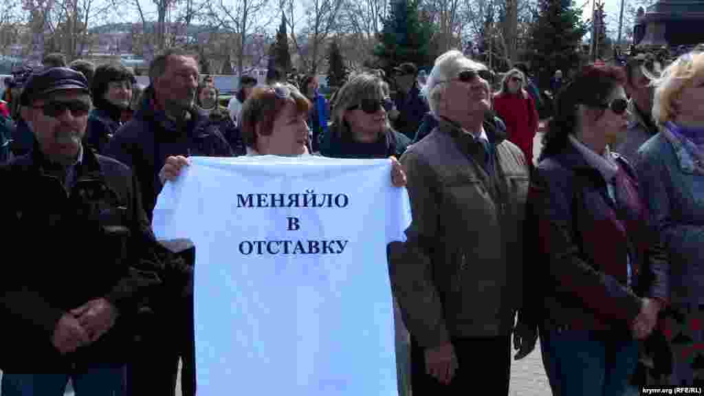 По словам горожанки, возможность задать вопрос президенту России была для нее «последней надеждой». Женщина планировала попросить Путина «вмешаться в беззаконие, которое творит местная власть».