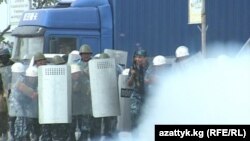 Столкновение между милицией и участниками беспорядков, Баткен, 22 июня 2012 года.
