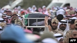 تشییع یک عضو ارتش کویت که در حمله ایران به این کشور کشته شد، ۱۲ اسفند
