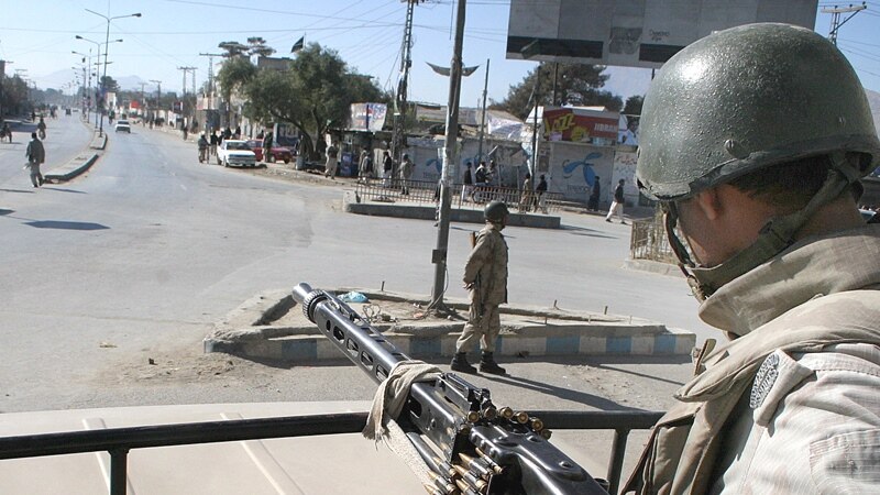 بلوچستان: سیوۍ کې وسله وال برید د ملېشې پینځه عسکر وژلي