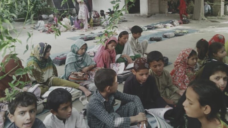 د بلوچستان کمیونټي سکولونو استادان په احتجاج دي