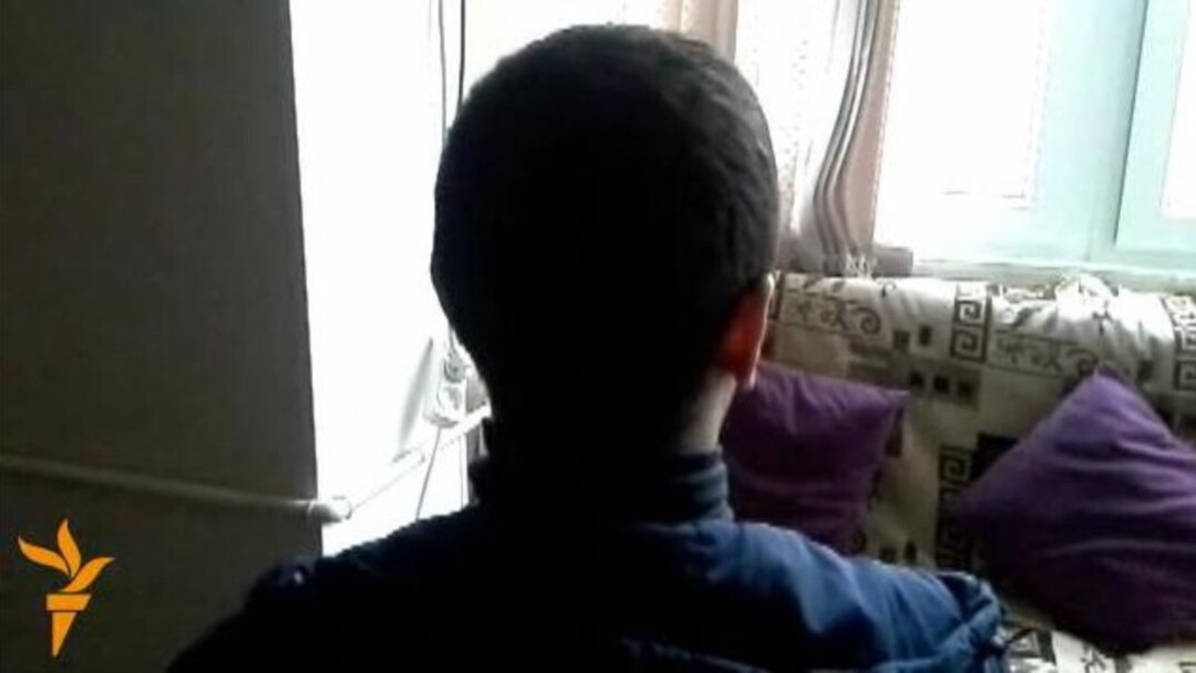 Qishda yalangoch qiz video