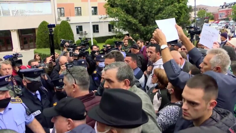 Protest i pozivi na prevremene izbore u danu biranja nove Vlade Kosova