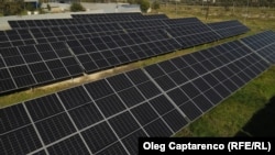 Parcul fotovoltaic ar acoperi mai mult de jumătate din consumul energiei electrice al iluminatului stradal pe timp de noapte.