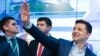 Volodımır Zelenskıy exit poll neticeleri ilân etilgen soñ. Kyiv, 2019 senesi aprelniñ 21-i
