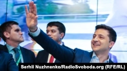 Володимир Зеленський радіє даним екзит-полу. Київ, 21 квітня 2019 року