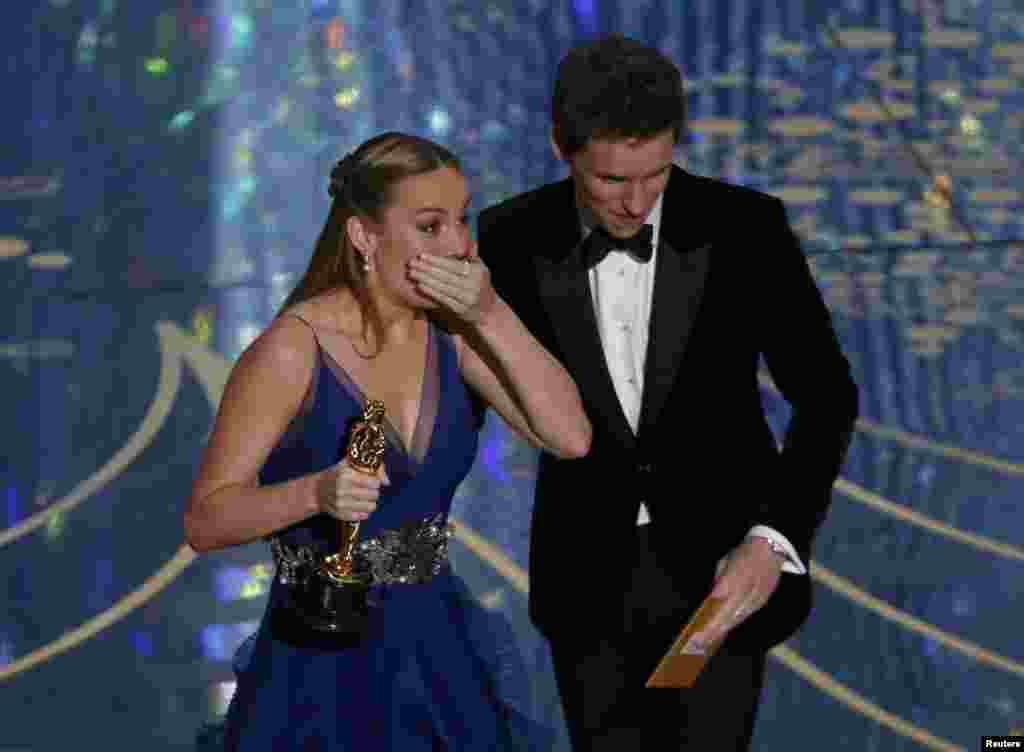 Бри Ларсон, сыгравшая в фильме &quot;Комната&quot;, расплакалась во время вручения ей &quot;Оскара&quot; за лучшую женскую роль &nbsp;